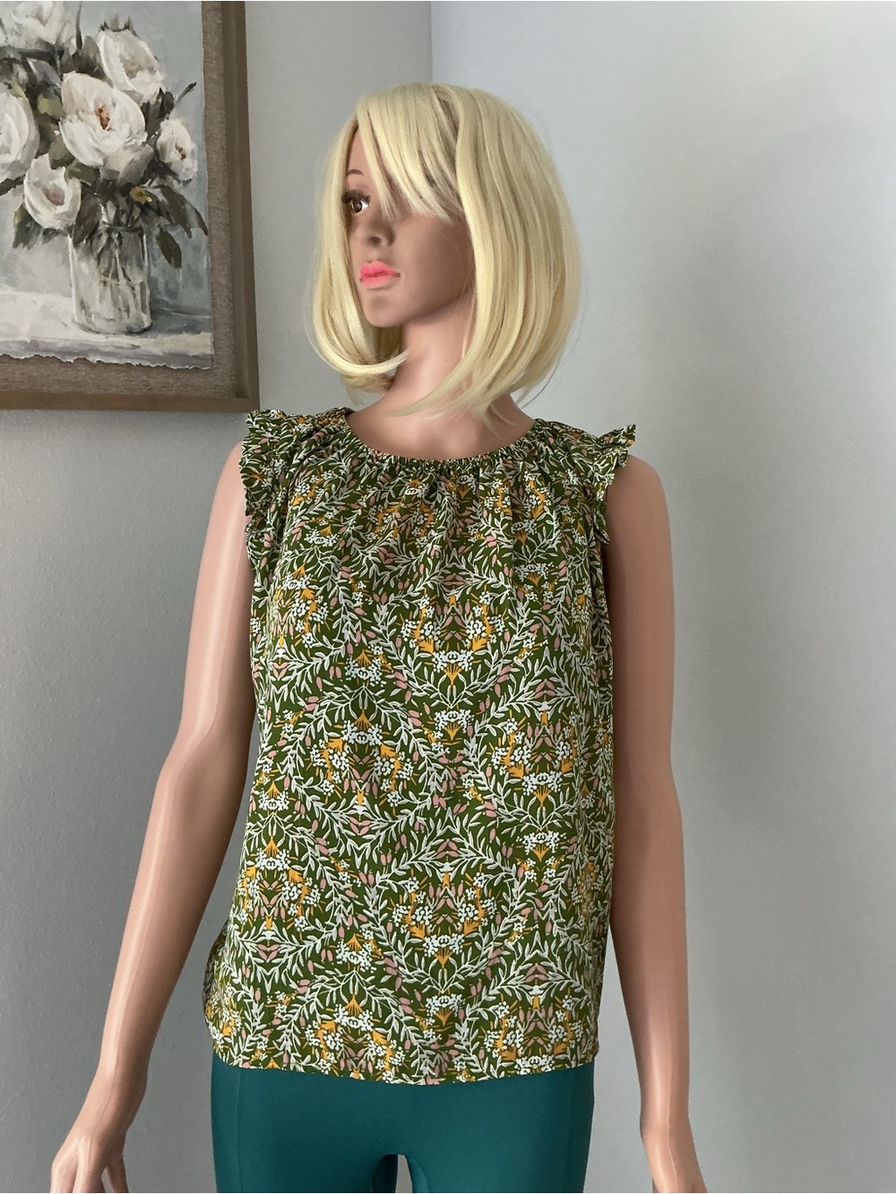 LOFT Green Floral Ruffle-Trim Sleeveless blouse